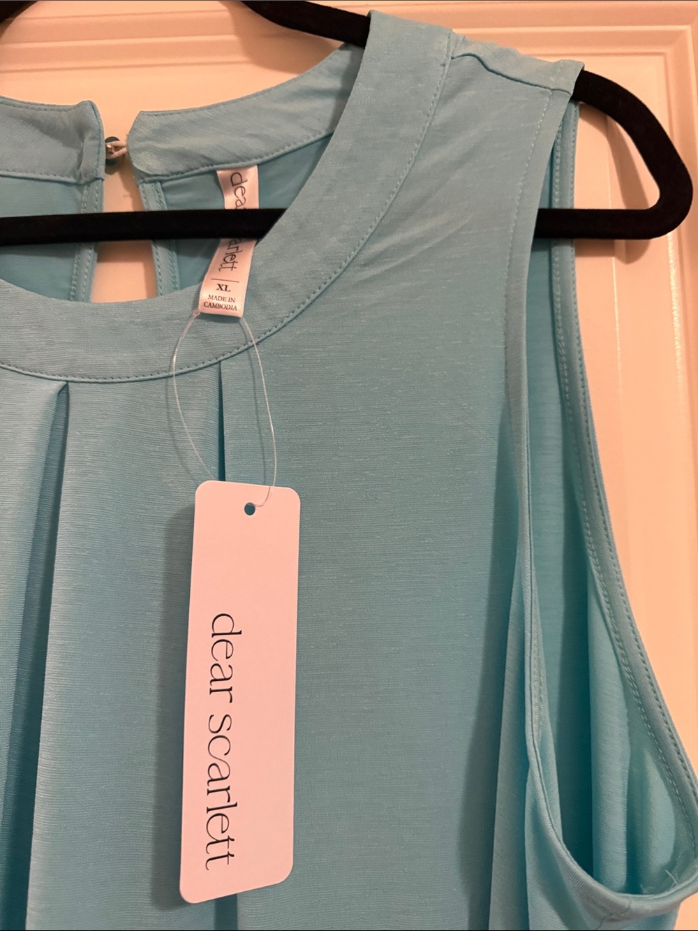 Dear Scarlett Sleeveless Pleated Camisole in Aqua Blue - Picture 2 of 6